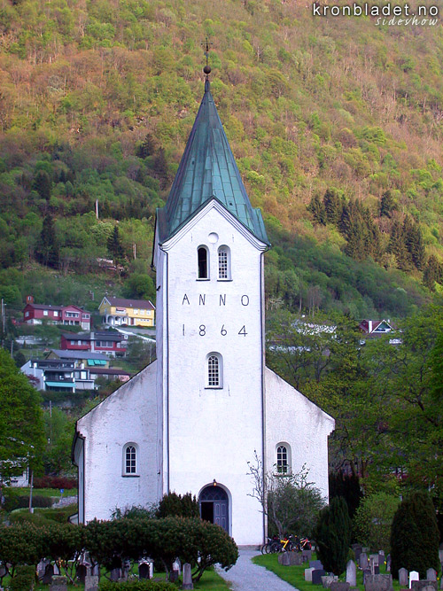 Arna kirke - kyrkje The Church of Arna