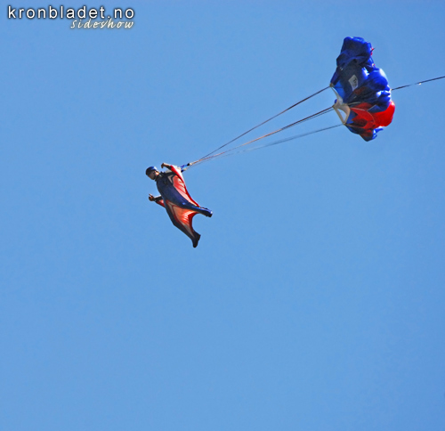 Ekstremsportveko p Voss, basehoppar med batmandrakt - seriebilete 6 Ekstremsportveko (Extremesport week) on Voss, base jumper with batman suit - photo 6 of  10