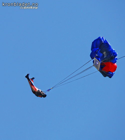 Ekstremsportveko p Voss, basehoppar med batmandrakt - seriebilete 8 Ekstremsportveko (Extremesport week) on Voss, base jumper with batman suit - photo 8 of  10