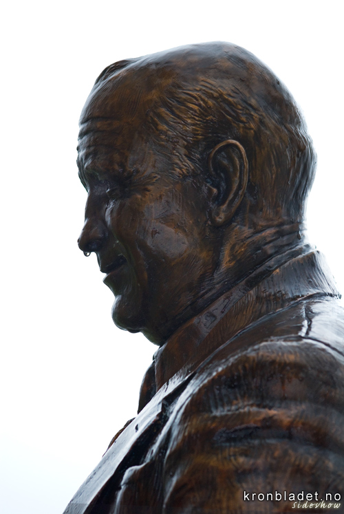 Knute Rockne statue 3 (1888-1931) Statue of Knute Rockne 3 (1888-1931)