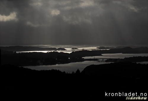 Sol gjennom tungt skydekke Sun getting through heavy clouds